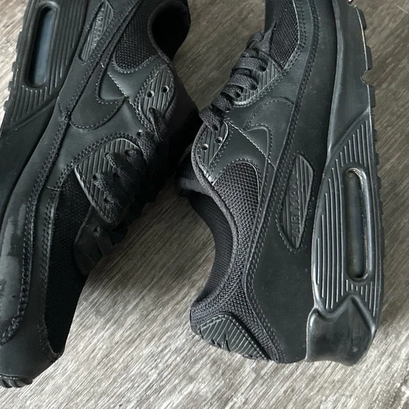Nike Men's All-Black Air Max 90 - Picture 5 of 5